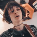 La chanteuse Pomme en session acoustique